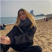 He finalizado recientemente el bachillerato de Artes. Tengo muchas ganas de poder ayudar a otros alumnos a superar las diferentes materias y enseñarles trucos para ello